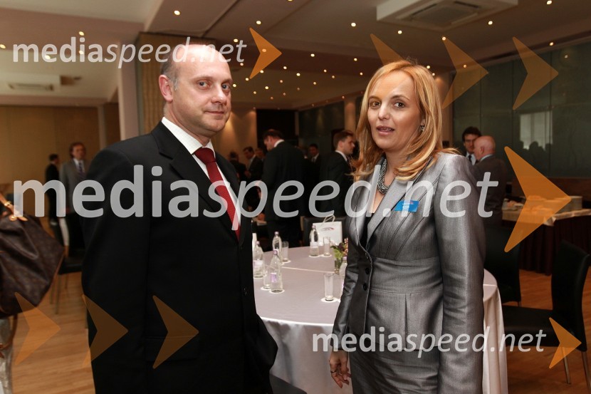 ... in mag. Ajša Vodnik, izvršna direktorica Ameriške gospodarske zbornice (AmCham)AmCham Investicijska konferenca U.S.-Slovenia business bridge: U.S. Investors day