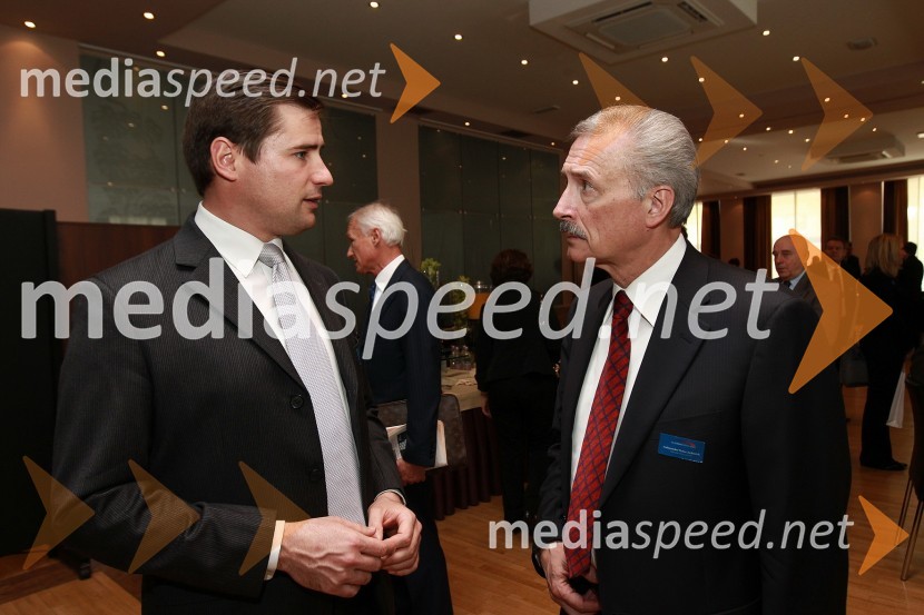 ... in Victor Jackovich, nekdanji veleposlanik ZDA v SlovenijiAmCham Investicijska konferenca U.S.-Slovenia business bridge: U.S. Investors day