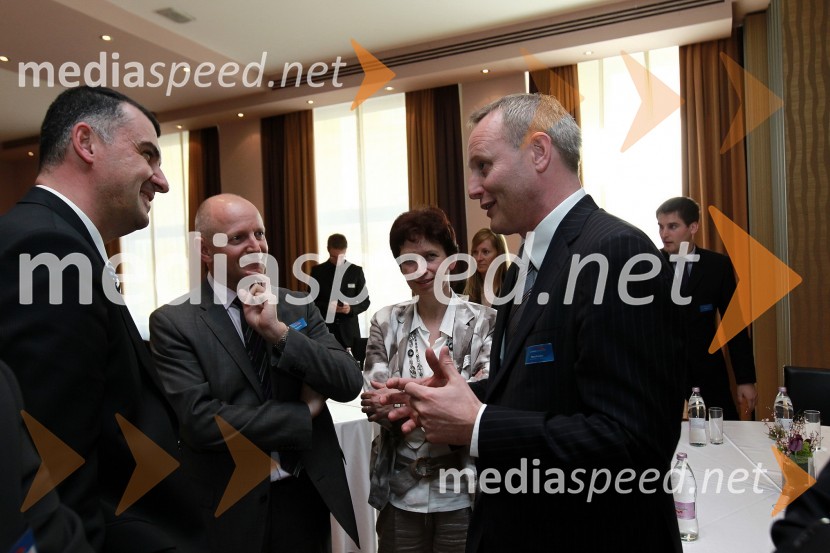 ..., ..., ... in Matej Potokar, generalni direktor Microsoft Slovenija d.o.o.AmCham Investicijska konferenca U.S.-Slovenia business bridge: U.S. Investors day