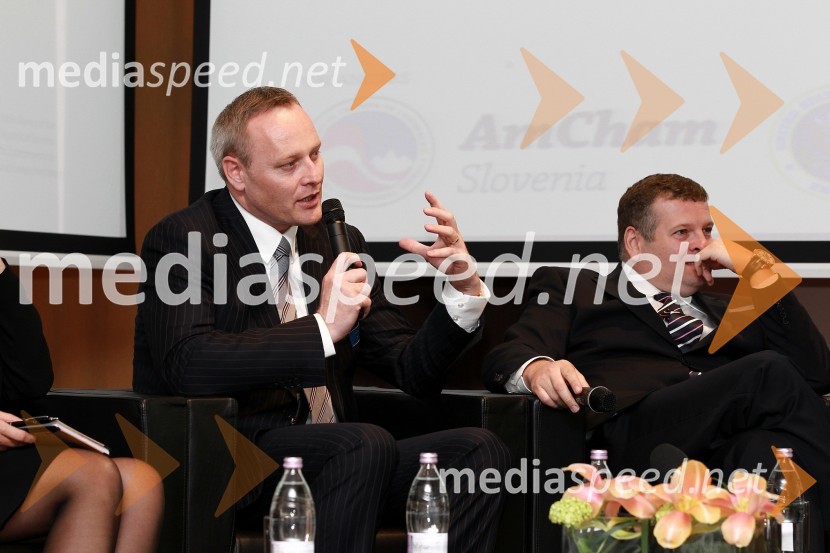 Matej Potokar, generalni direktor Microsoft Slovenija d.o.o. in Tomaž Lovše, predsednik Ameriške gospodarske zbornice (AmCham)AmCham Investicijska konferenca U.S.-Slovenia business bridge: U.S. Investors day