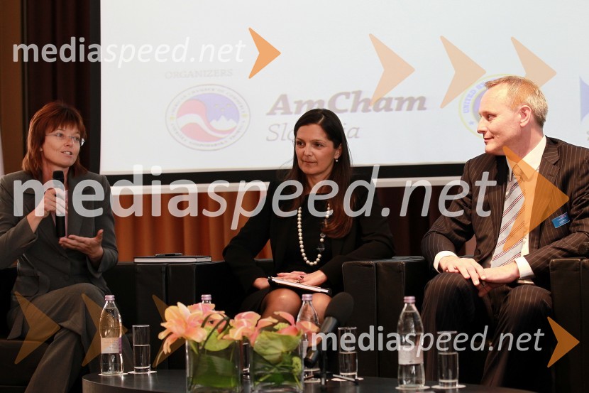 Romana Dobnikar Šeruga, odgovorna urednica dnevnika Delo, Jasna Mihelj Coustaury, Telsima d.o.o. in Matej Potokar, generalni direktor Microsoft Slovenija d.o.o.AmCham Investicijska konferenca U.S.-Slovenia business bridge: U.S. Investors day