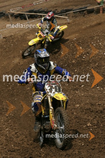 Boštjan Kermavner (MK Notranjska) - v ospredju in Stane Pečjak (AMD Šentvid)MOTOKROS, 5. dirka za DP, Šentvid pri Stični