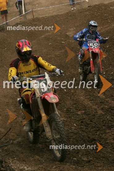 Dejan Piber (AMD Sitar Dunlop) in Klemen Porenta (AMD Šentvid)MOTOKROS, 5. dirka za DP, Šentvid pri Stični