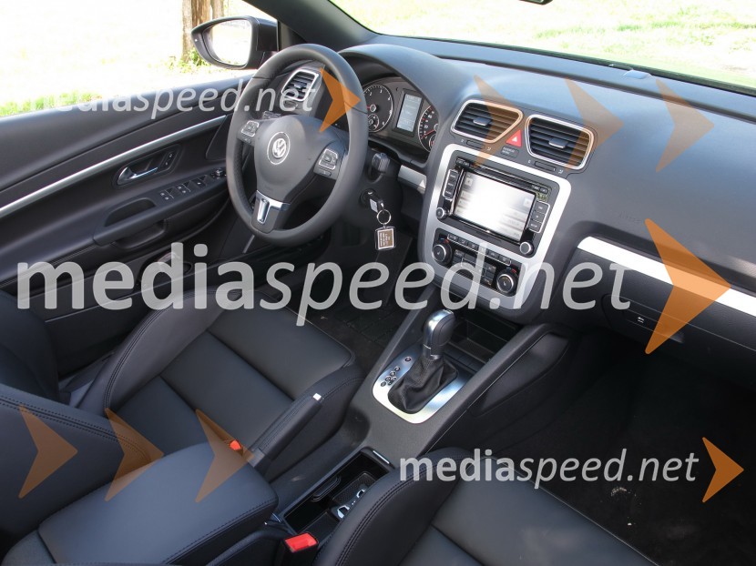 Notranjost avtomobila Volkswagen EOSPrenovljeni Volkswagen EOS, slovenska predstavitev