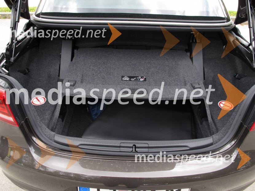 Volkswagen EOS, prtljažnikPrenovljeni Volkswagen EOS, slovenska predstavitev