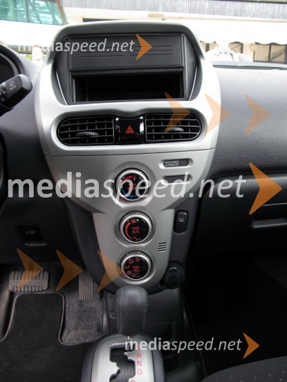 	Mitsubishi i-Miev, notranjostMitsubishi i-Miev, slovenska predstavitev