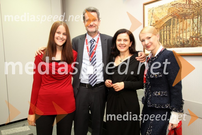 Tea Rebernik, Jana Rebernik, MOM, prof. dr. Miroslav Rebernik, Tovarna podjemov in EPF, Maja Ferme, modna oblikovalka in oblikovalka start:up kipcaKonferenca Podim, 1. dan
