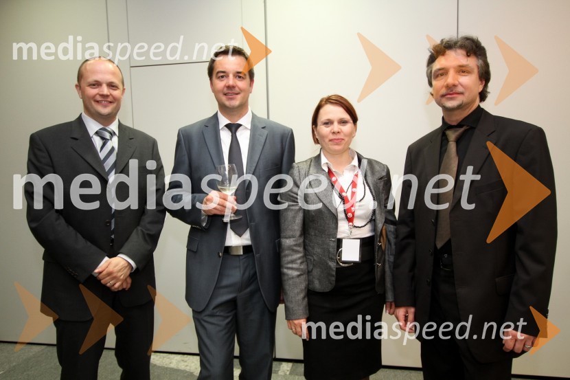 Mag. Jure Verhovnik, vodja inkubatorja, mag. Matej Rus, direktor Tovarne podjemov in predavatelj podjetništva na EPF, Tanja Verhovnik, direktorica Verus d.o.o. in mag. Aljoša Huber projektni direktor, Svetloba d.o.o.Konferenca Podim, 1. dan