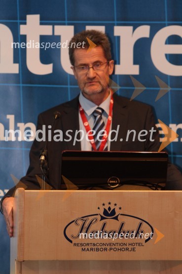 Prof. dr. Miroslav Rebernik, predsednik strokovnega sveta Tovarne podjemov ter predavatelj EPFKonferenca Podim, 1. dan