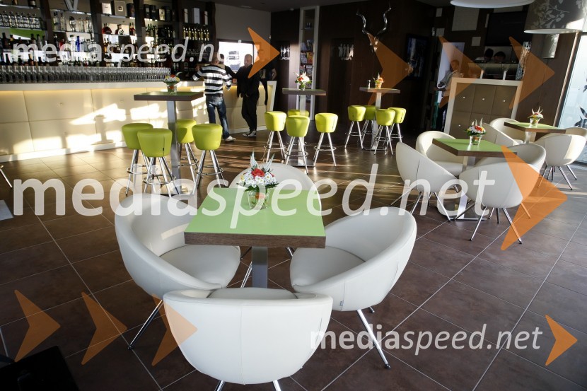 Caffe Lounge Bar AkoyaOtvoritev lounge bara Akoya