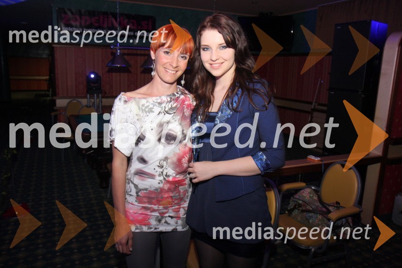 Eva Lepej Dragšič, lastnica biljardnice Martinela ter Maja Keuc, pevka
Maja Keuc in modna revija kopalk ter poletne kolekcije Zapeljivka.si