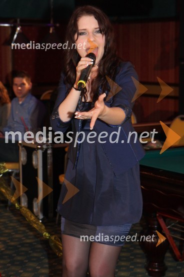 Maja Keuc, pevkaMaja Keuc in modna revija kopalk ter poletne kolekcije Zapeljivka.si