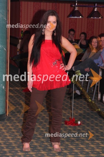 Mojca Grahor, modelMaja Keuc in modna revija kopalk ter poletne kolekcije Zapeljivka.si