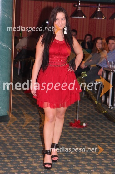 Mojca Grahor, modelMaja Keuc in modna revija kopalk ter poletne kolekcije Zapeljivka.si