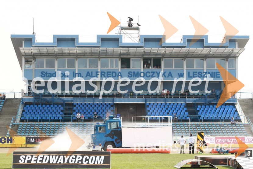 Stadion Alfreda Smoczyka, Leszno in vozilo za polivanje proge, nekdanje vozilo z vodnimi topovi proti demonstracijamSpeedway Grand Prix VN Evrope, trening