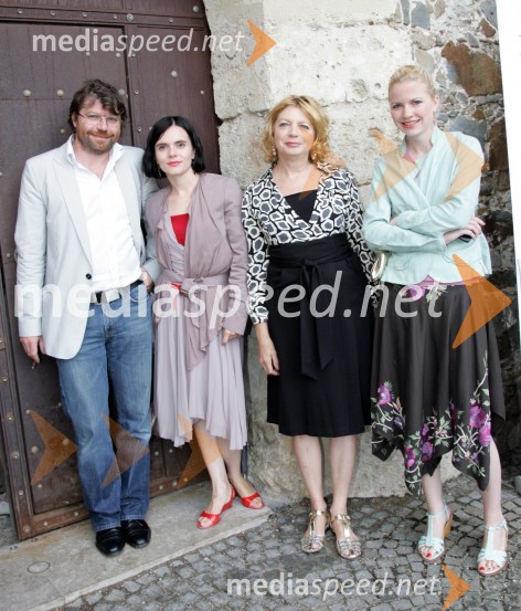 Luka Novak, direktor založbe Vale Novak, njegova žena Valentina Smej Novak, Edvina Novak, založba Vale Novak Ljubljana in VeronikaOnina zgodba