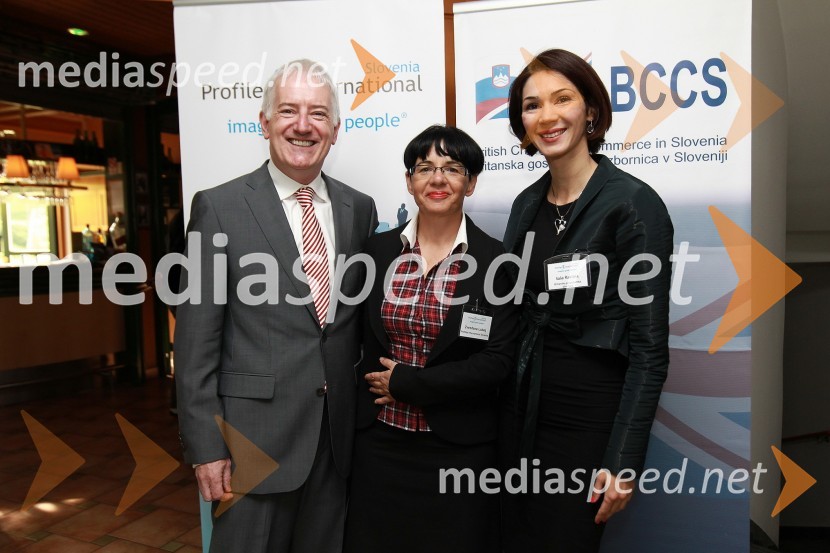 Deiric McCann, Zvezdana Lubej, direktorica Profiles International Slovenia in Saša Rakita, direktorica marketinga na BCCSBritanska gospodarska zbornica v Sloveniji ter Profiles International Slovenia sta organizirala predavanje Deirica McCanna in golf turnir