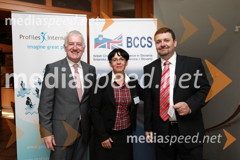 Deiric McCann, Zvezdana Lubej, direktorica Profiles International Slovenia in Gregor Usenik, Aserta d.o.o.Britanska gospodarska zbornica v Sloveniji ter Profiles International Slovenia sta organizirala predavanje Deirica McCanna in golf turnir