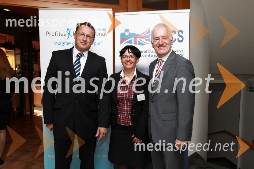 Andrej Klasinc, direktor Terme Ptuj, Zvezdana Lubej, direktorica Profiles International Slovenia in Deiric McCannBritanska gospodarska zbornica v Sloveniji ter Profiles International Slovenia sta organizirala predavanje Deirica McCanna in golf turnir