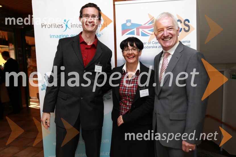 Peter Babarovič, Zvezdana Lubej, direktorica Profiles International Slovenia in Deiric McCannBritanska gospodarska zbornica v Sloveniji ter Profiles International Slovenia sta organizirala predavanje Deirica McCanna in golf turnir