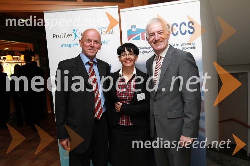 Drago Petek, direktor podjetja Elektra d.o.o., Zvezdana Lubej, direktorica Profiles International Slovenia in Deiric McCannBritanska gospodarska zbornica v Sloveniji ter Profiles International Slovenia sta organizirala predavanje Deirica McCanna in golf turnir