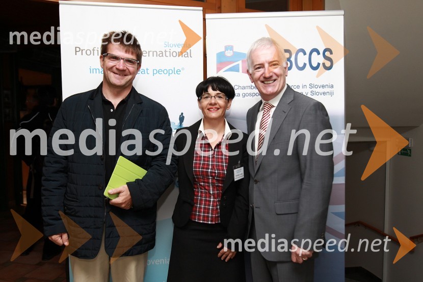 Dejan Turk, predsednik uprave Simobil d.d., Zvezdana Lubej, direktorica Profiles International Slovenia in Deiric McCannBritanska gospodarska zbornica v Sloveniji ter Profiles International Slovenia sta organizirala predavanje Deirica McCanna in golf turnir