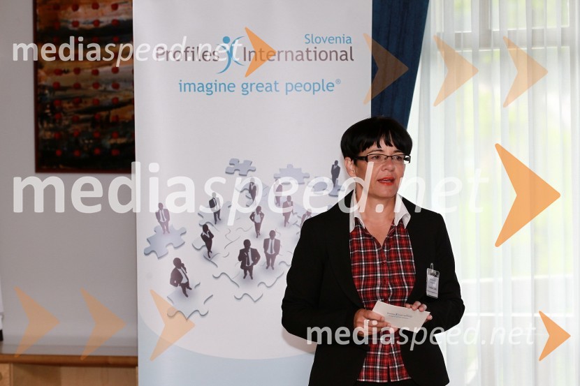 Zvezdana Lubej, direktorica Profiles International SloveniaBritanska gospodarska zbornica v Sloveniji ter Profiles International Slovenia sta organizirala predavanje Deirica McCanna in golf turnir