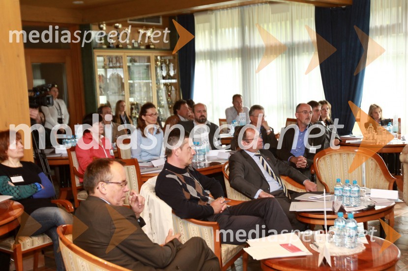 Britanska gospodarska zbornica v Sloveniji ter Profiles International Slovenia sta organizirala predavanje Deirica McCanna in golf turnir