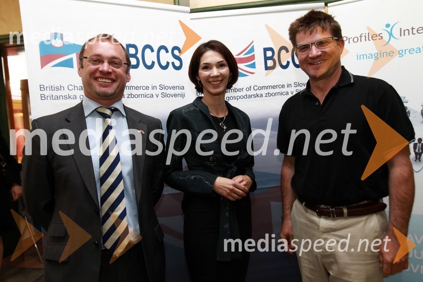 Kevin Morrison, predsednik Britanske gospodarske zbornice v Sloveniji, Saša Rakita, direktorica marketinga na BCCS in Dejan Turk, predsednik uprave Simobil d.d.Britanska gospodarska zbornica v Sloveniji ter Profiles International Slovenia sta organizirala predavanje Deirica McCanna in golf turnir