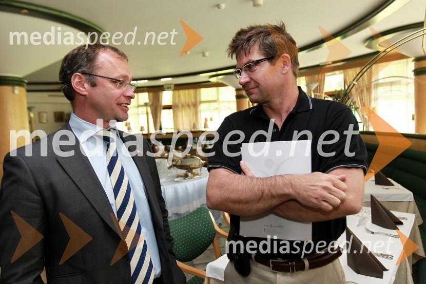 Kevin Morrison, predsednik Britanske gospodarske zbornice v Sloveniji in Dejan Turk, predsednik uprave Simobil d.d.Britanska gospodarska zbornica v Sloveniji ter Profiles International Slovenia sta organizirala predavanje Deirica McCanna in golf turnir