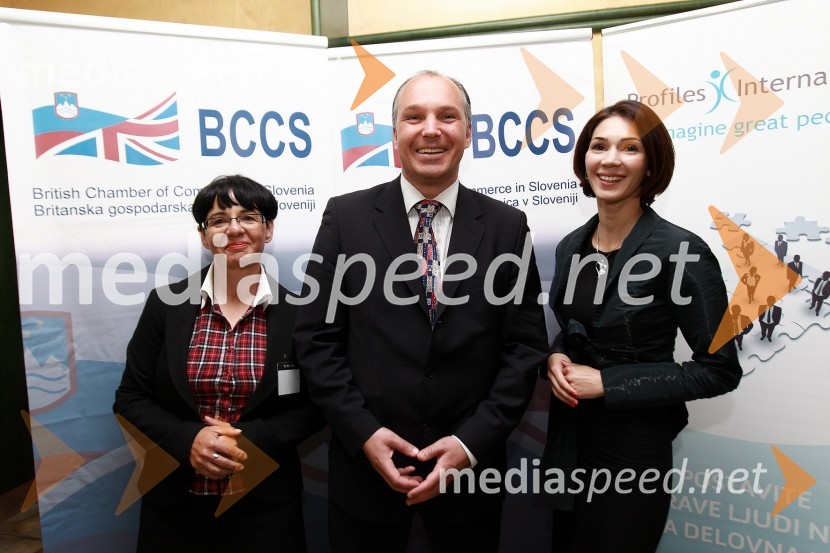 Zvezdana Lubej, direktorica Profiles International Slovenia, Kristjan Verbič, predsednik Vseslovensko združenje malih delničarjev in Saša Rakita, direktorica marketinga na BCCSBritanska gospodarska zbornica v Sloveniji ter Profiles International Slovenia sta organizirala predavanje Deirica McCanna in golf turnir