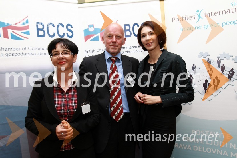 Zvezdana Lubej, direktorica Profiles International Slovenia, Drago Petek, direktor podjetja Elektra d.o.o. in Saša Rakita, direktorica marketinga na BCCSBritanska gospodarska zbornica v Sloveniji ter Profiles International Slovenia sta organizirala predavanje Deirica McCanna in golf turnir