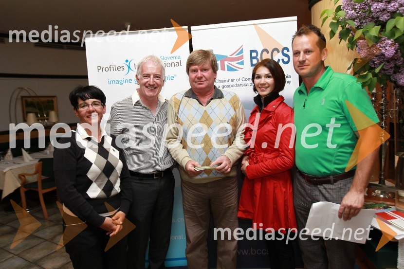 Zvezdana Lubej, direktorica Profiles International Slovenia, Deiric McCann, Gašper Pelko, Saša Rakita, direktorica marketinga na BCCS in Gregor Vehovec, soorganizator dogodka
Britanska gospodarska zbornica v Sloveniji ter Profiles International Slovenia sta organizirala predavanje Deirica McCanna in golf turnir