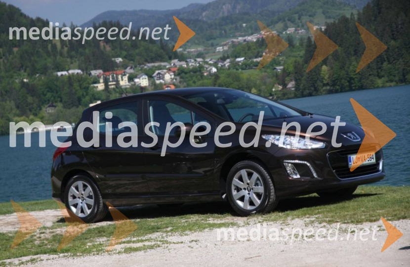 Peugeot 308 kombilimuzinaPeugeot 308, slovenska predstavitev