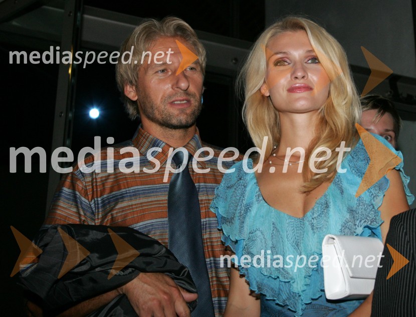 Erazem B. Pintar, podjetnik in kolumnist s spremljevalko DanieloIzbor večerne obleke Miss Slovenije 2006 za finalni izbor Miss sveta 2006