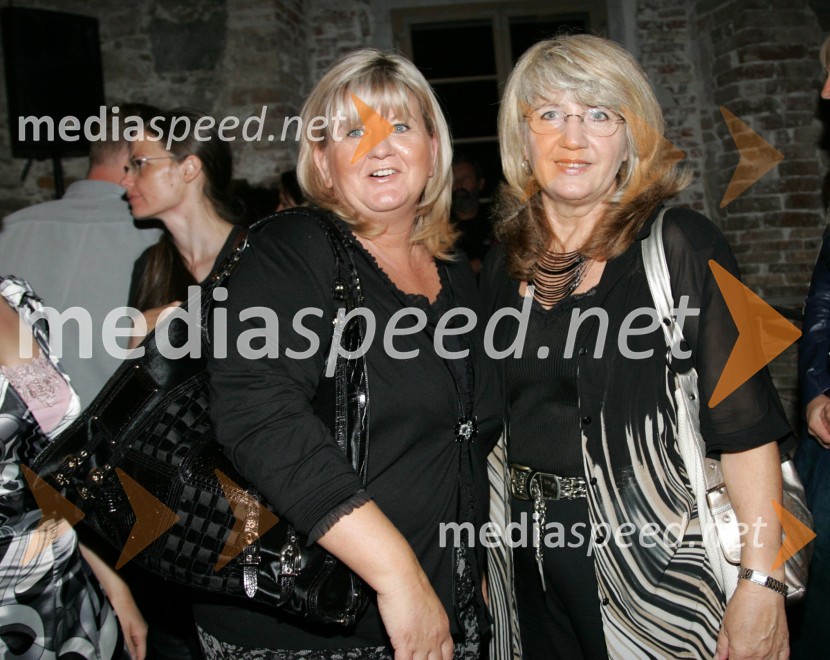 Ksenija Pehlič, vizažistka in Stanka Marolt, frizerkaIzbor večerne obleke Miss Slovenije 2006 za finalni izbor Miss sveta 2006