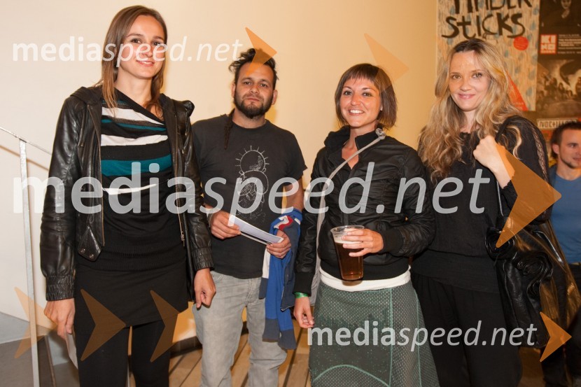 Barbara Poček, producent Glej teatra, Cristian herrera, Basilica in timian, Laia Ros Gasch, koordinatorka kulturnih projektov na španski ambasadi in Ines Frece, PromofilDruga godba, otvoritev festivala