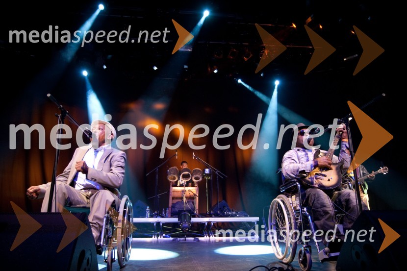 	Člani skupine Staff Benda BililiDruga godba, otvoritev festivala