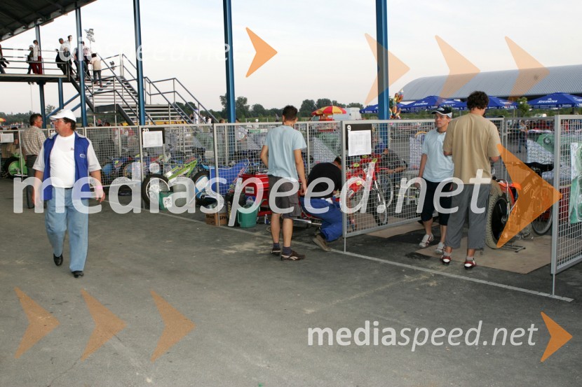 Vhod v bokseSPEEDWAY, otvoritev stadiona Milenium