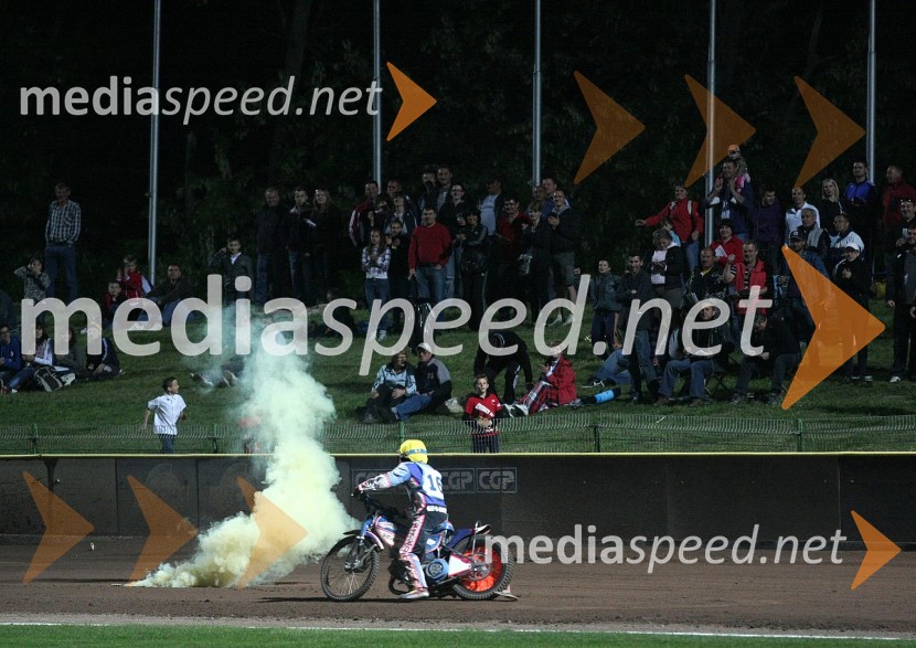 Matija Duh in navijačiSpeedway, SP kvalifikacije SGP 2012, 1. dirka