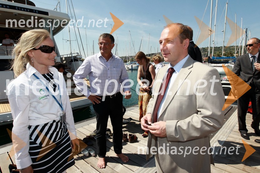 Olga Zadorina, Seaway in Vladimir Kornijeenkov, vojaški ataše na ruski ambasadiInternautica 2011 - 16. mednarodna razstava navtike, odprtje