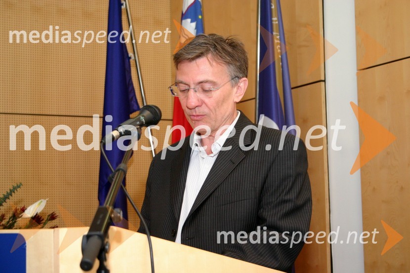 Prof. dr. Danijel Rebolj, rektor Univerze v MariboruUmetnost okrog 1400 : Globalni in regionalni pogledi, mednarodni znanstveni simpozij pod pokroviteljstvom Mednarodnega odbora za umetnostno zgodovino