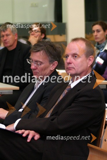 Prof. dr. Danijel Rebolj, rektor Univerze v Mariboru in prof. dr. Marko Jesenšek, dekan Filozofske fakultete Univerze v MariboruUmetnost okrog 1400 : Globalni in regionalni pogledi, mednarodni znanstveni simpozij pod pokroviteljstvom Mednarodnega odbora za umetnostno zgodovino