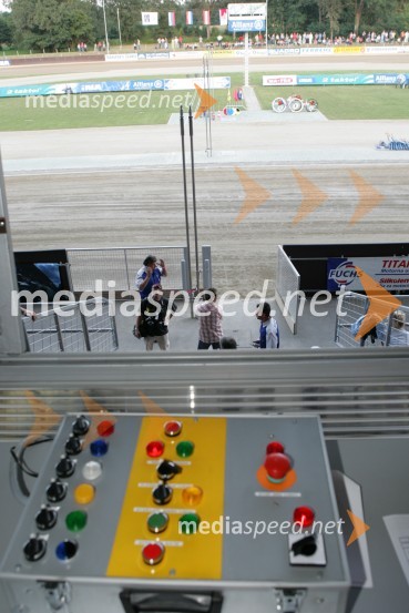 Sodnikova startna aparaturaSPEEDWAY, otvoritev stadiona Milenium