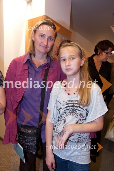 Maja Weiss, režiserka in hči LarisaProv hudo, premiera v Lutkovnem gledališču