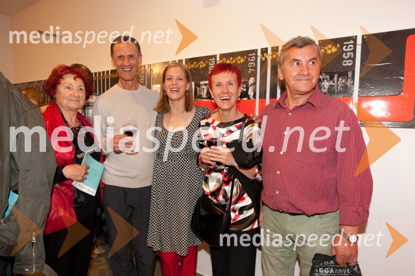 Ana Hribar, igralka s starši in sorodnikiProv hudo, premiera v Lutkovnem gledališču