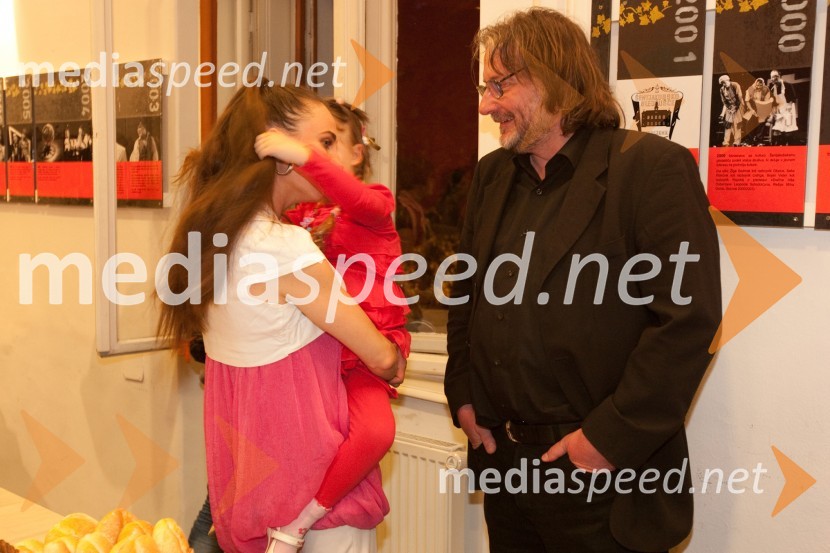 Alenka Tetičkovič, igralka, hči Toja in Vinko Möderndorfer, režiserProv hudo, premiera v Lutkovnem gledališču