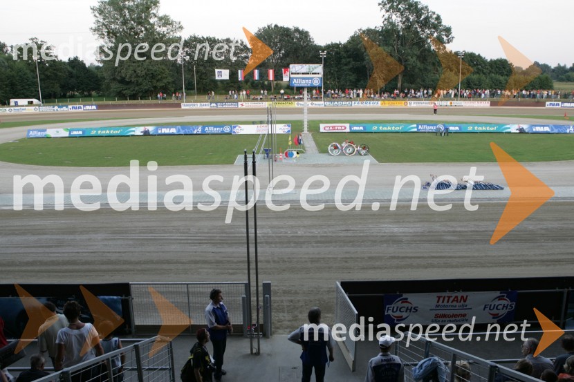 Pogled na progo stadiona MileniumSPEEDWAY, otvoritev stadiona Milenium