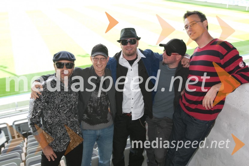 Skupina SiddhartaSiddharta, novinarska konferenca pred koncertom v Stožicah