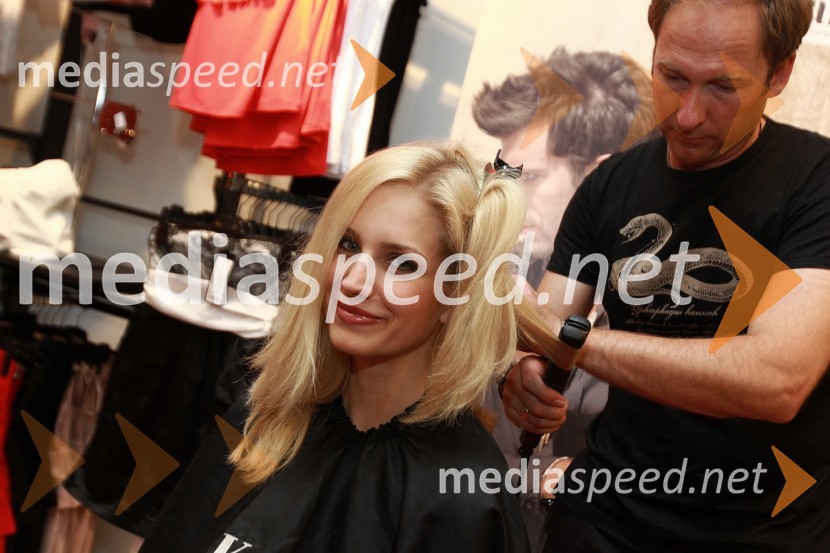 Ajda Sitar, Miss Športa 2009 in Primož Keršič, P.K. HairOdprtje trgovine New Yorker, Qlandia, Kamnik